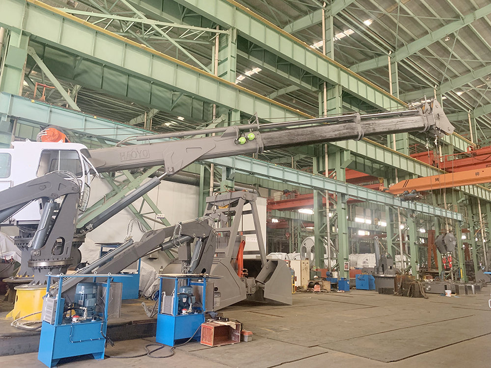 微特配套伸縮臂起重機力矩限制器順利驗收