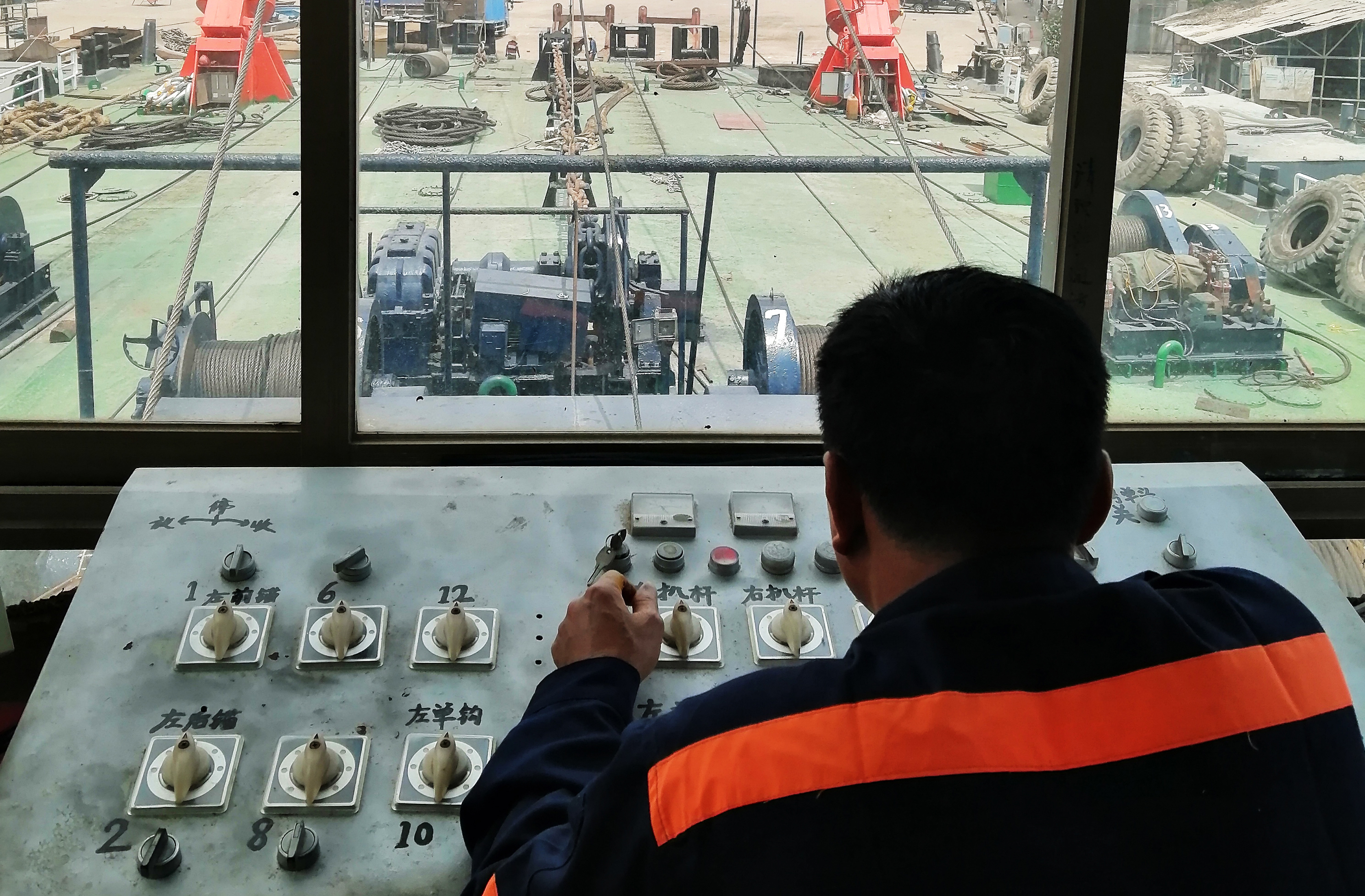 微特力矩限制器助力佛山吊裝公司起重船