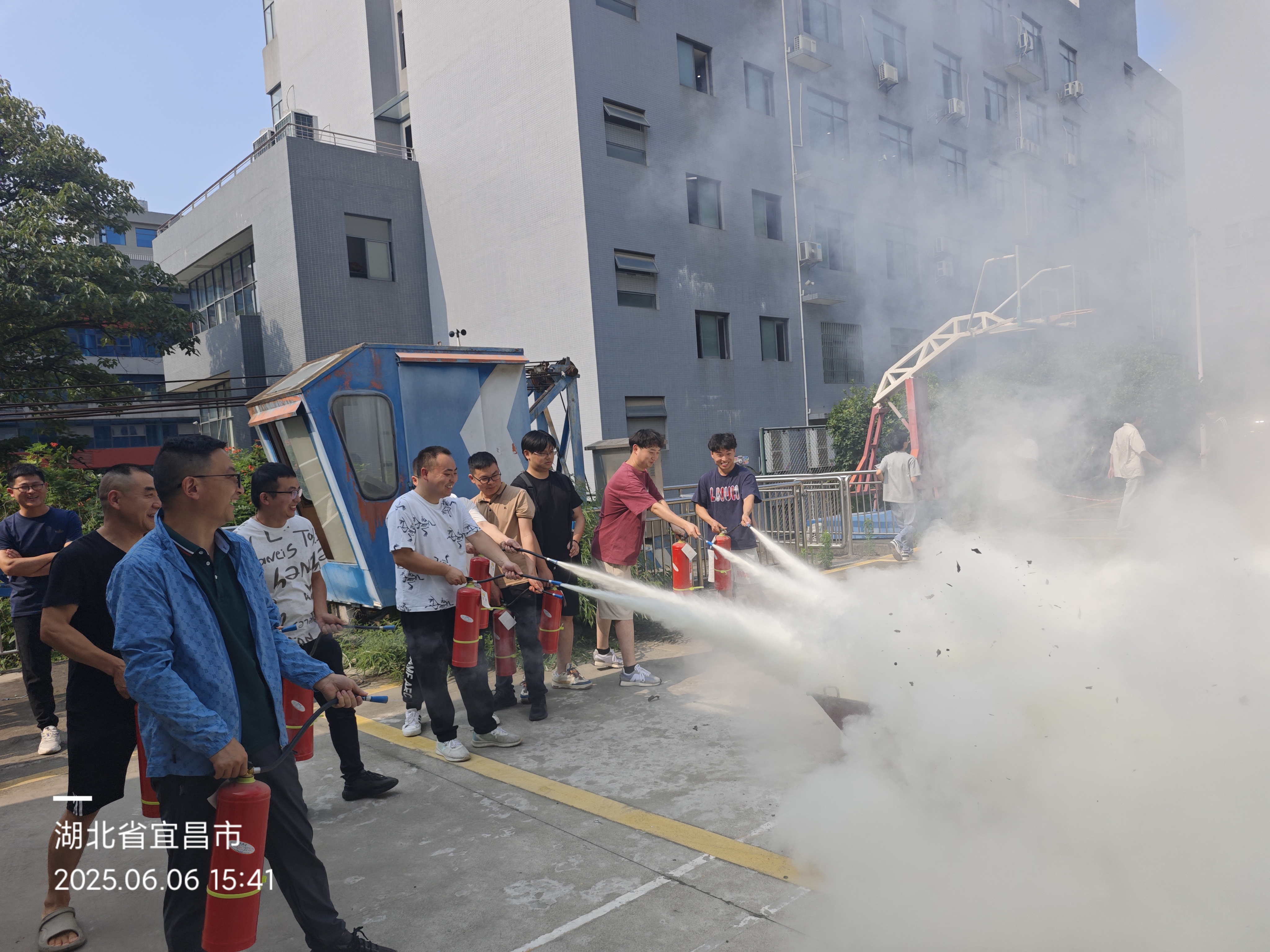 安全駐心間！微特開展消防安全培訓(xùn)演練